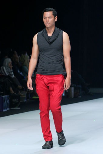 Jakarta, Indonesia - 16 Februari 2013. Oka Diputra Indonesia Fashion Week 2013 at Jakarta Convention Center. Senayan. Jakarta. [Foto: Mohammad Abduh/Wolipop]