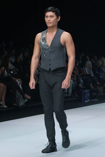 Jakarta, Indonesia - 16 Februari 2013. Oka Diputra Indonesia Fashion Week 2013 at Jakarta Convention Center. Senayan. Jakarta. [Foto: Mohammad Abduh/Wolipop]