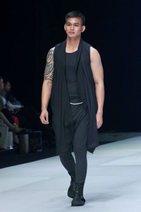 Jakarta, Indonesia - 16 Februari 2013. Oka Diputra Indonesia Fashion Week 2013 at Jakarta Convention Center. Senayan. Jakarta. [Foto: Mohammad Abduh/Wolipop]