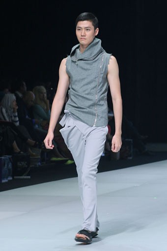 Jakarta, Indonesia - 16 Februari 2013. Oka Diputra Indonesia Fashion Week 2013 at Jakarta Convention Center. Senayan. Jakarta. [Foto: Mohammad Abduh/Wolipop]