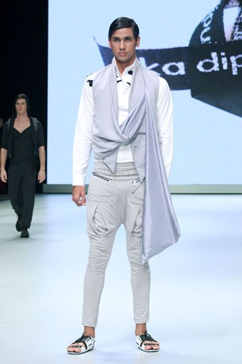 Jakarta, Indonesia - 16 Februari 2013. Oka Diputra Indonesia Fashion Week 2013 at Jakarta Convention Center. Senayan. Jakarta. [Foto: Mohammad Abduh/Wolipop]