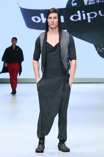 Jakarta, Indonesia - 16 Februari 2013. Oka Diputra Indonesia Fashion Week 2013 at Jakarta Convention Center. Senayan. Jakarta. [Foto: Mohammad Abduh/Wolipop]