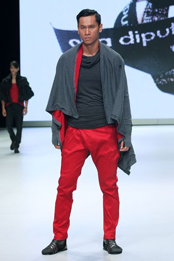Jakarta, Indonesia - 16 Februari 2013. Oka Diputra Indonesia Fashion Week 2013 at Jakarta Convention Center. Senayan. Jakarta. [Foto: Mohammad Abduh/Wolipop]