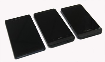     Dari ketiga smartphone di atas, seri mana yang menggugah minat Anda?