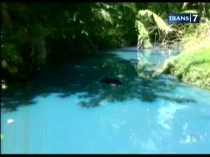 Fenomena Alam, Sungai Berwarna Biru