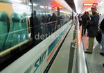 Merasakan Sensasi Kereta Magnet di Shanghai