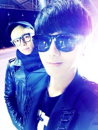 Yesung dan Donghae dalam persiapan 'Super Show 5'. (Twitter)