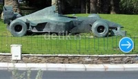 Anda juga dapat menemukan patung mobil Formula One di sini. Monte Carlo memang menjadi salah satu tempat gelaran F1.