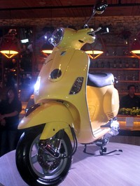 Para pecinta Vespa di Indonesia dapat merasakan sensasi dan kinerja dari mesin 3 valves. Untuk LX 150ie 3V menghidupkan kembali sentuhan klasik Vepsa yang tak lekang oleh waktu.