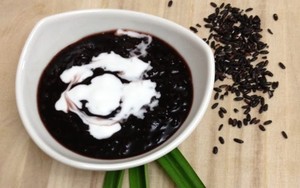 Yuk, Sarapan Bubur Ketan Hitam, Manis Legit Kaya Karbohidrat!