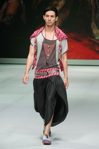 Jakarta, Indonesia - 16 Februari. Dwico by Dwi Iskandar New Beginning. Indonesia Fashion Week 2013 at Jakarta Convention Center. 16 Februari 2013. Senayan. Jakarta. [Foto: Mohammad Abduh/Wolipop]