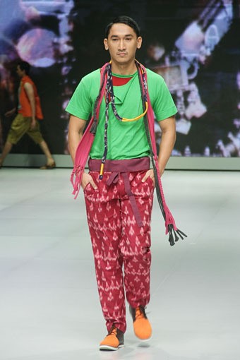 Jakarta, Indonesia - 16 Februari. Dwico by Dwi Iskandar New Beginning. Indonesia Fashion Week 2013 at Jakarta Convention Center. 16 Februari 2013. Senayan. Jakarta. [Foto: Mohammad Abduh/Wolipop]