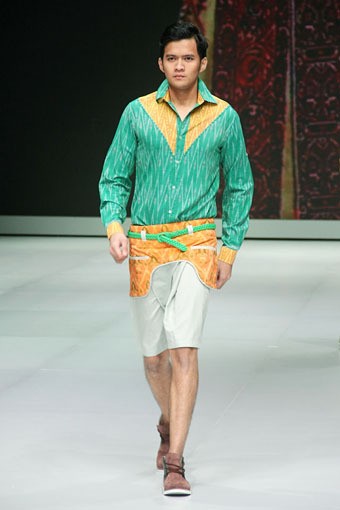 Jakarta, Indonesia - 16 Februari. Dwico by Dwi Iskandar New Beginning. Indonesia Fashion Week 2013 at Jakarta Convention Center. 16 Februari 2013. Senayan. Jakarta. [Foto: Mohammad Abduh/Wolipop]