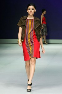 Jakarta, Indonesia - 16 Februari. Linda Hamidy Grander Glamorous Tales. Indonesia Fashion Week 2013 at Jakarta Convention Center. 16 Februari 2013. Senayan. Jakarta. [Foto: Mohammad Abduh/Wolipop]