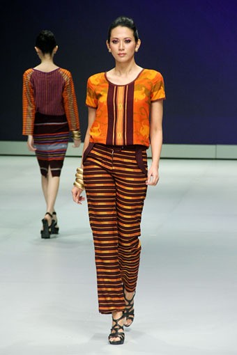 Jakarta, Indonesia - 16 Februari. Linda Hamidy Grander Glamorous Tales. Indonesia Fashion Week 2013 at Jakarta Convention Center. 16 Februari 2013. Senayan. Jakarta. [Foto: Mohammad Abduh/Wolipop]