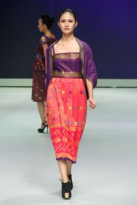 Jakarta, Indonesia - 16 Februari. Linda Hamidy Grander Glamorous Tales. Indonesia Fashion Week 2013 at Jakarta Convention Center. 16 Februari 2013. Senayan. Jakarta. [Foto: Mohammad Abduh/Wolipop]