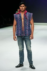 Jakarta, Indonesia - 17 Februari. Epoel Daeng Hasanung Warisan. Indonesia Fashion Week 2013 at Jakarta Convention Center. 17 Februari 2013. Senayan. Jakarta. [Foto: Mohammad Abduh/Wolipop]