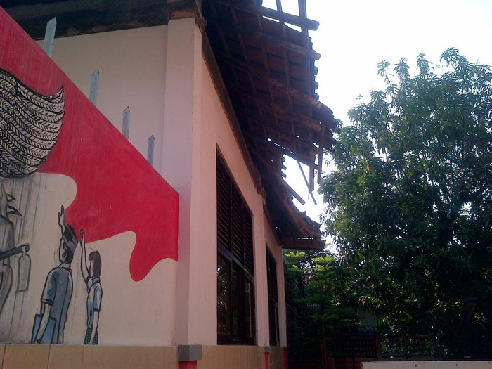 Seminggu, Siswa SD di Pademangan Belajar di Kelas yang Atapnya Jebol