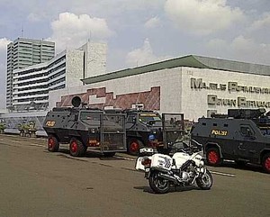Antisipasi Demonstrasi, Polisi dan TNI Bersiaga di DPR