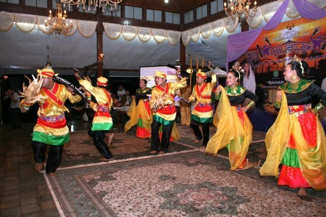 Hasil gambar untuk Festival Legu Gam : Wisata Budaya Pesta Rakyat Kota Ternate