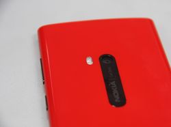 Si Merah Menyala Nokia Lumia 920