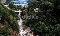  Masyarakat dikedua Provinsi berharap pemerintah segera menyeselesaikan proyek ini dan jembatan segera dioperasikan.     