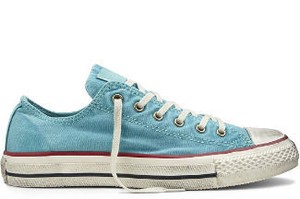 Unik, Sepatu Kotor Jadi Tren Terbaru Converse