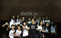 Erwin mengaku butuh waktu hampir lebih dari setahun untuk mengumpulkan semua penyanyi cilik dan membuat konsep album lagu anak.