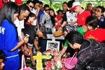 Suasana Duka di Pemakaman Ricky Jo
