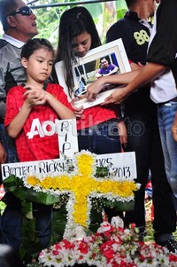 Ricky Jo meninggalkan seorang istri, dan dua orang anak.