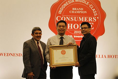 Tabungan dan Internet Banking BCA Pilihan Kelas Menengah Indonesia