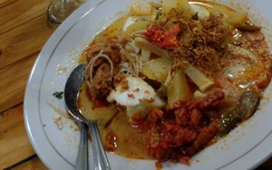 Gurih-gurih Semerbak Rempah, Lonsay Medan Plus Rendang!