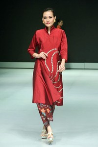 Jakarta, Indonesia - 17 Februari. Poppy Dharsono Indonesia Modern Classic Archipelago. Indonesia Fashion Week 2013 at Jakarta Convention Center. 17 Februari 2013. Senayan. Jakarta. [Foto: Mohammad Abduh/Wolipop]