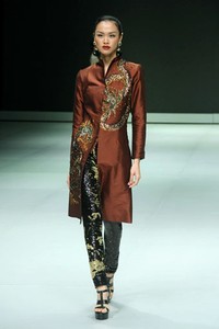 Jakarta, Indonesia - 17 Februari. Poppy Dharsono Indonesia Modern Classic Archipelago. Indonesia Fashion Week 2013 at Jakarta Convention Center. 17 Februari 2013. Senayan. Jakarta. [Foto: Mohammad Abduh/Wolipop]