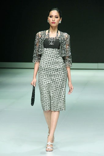 Jakarta, Indonesia - 17 Februari. Poppy Dharsono Indonesia Modern Classic Archipelago. Indonesia Fashion Week 2013 at Jakarta Convention Center. 17 Februari 2013. Senayan. Jakarta. [Foto: Mohammad Abduh/Wolipop]