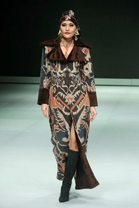 Jakarta, Indonesia - 17 Februari. Poppy Dharsono Indonesia Modern Classic Archipelago. Indonesia Fashion Week 2013 at Jakarta Convention Center. 17 Februari 2013. Senayan. Jakarta. [Foto: Mohammad Abduh/Wolipop]