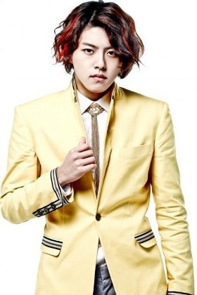 Dongho U-Kiss Jadi Guru di SMA-nya