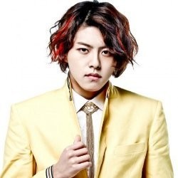 Dongho U-Kiss Jadi Guru di SMA-nya