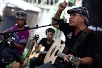 Sebagai penikmat kopi, Iwan Fals pun membuat lagu tentang kopi.