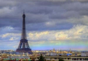 Langka! Pelangi Horizontal Muncul di Langit Paris
