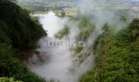 Aktivitas Kawah Timbang dari atas. Arbi Anugrah/detikcom.