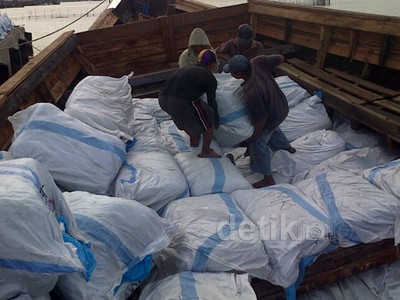 Kapal pembawa Pakaian Bekas asal Malaysia Diamankan