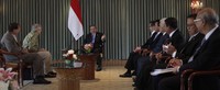 Ketika menerima George Soros, Presiden SBY didampingi Menko Polhukam Djoko Suyanto, Menko Perekonomian Hatta Rajasa, Mensesneg Sudi Silalahi, Seskab Dipo Alam, Menlu Marty Natalegawa, dan Ketua UKP4 Kuntoro Mangkusbroto. Abror Rizki/Setpres.