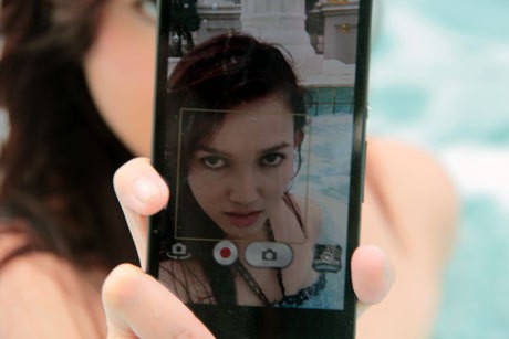 Sony Xperia Z, Ponsel Mewah yang Siap Diajak Nyebur