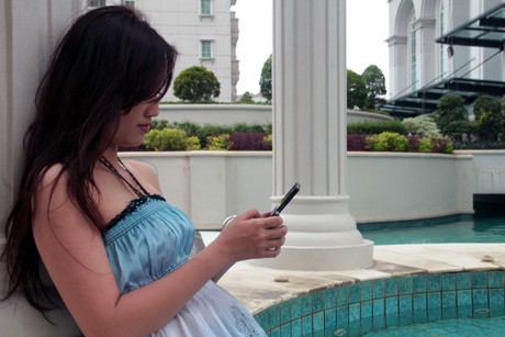 Sony Xperia Z, Ponsel Mewah yang Siap Diajak Nyebur