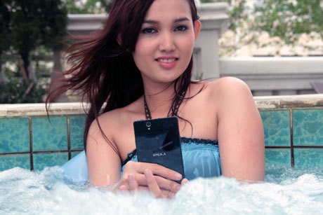 Sony Xperia Z, Ponsel Mewah yang Siap Diajak Nyebur