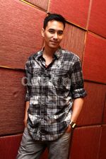 Gaya Casual Darius Sinathrya