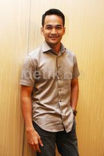 Teuku Wisnu Tebar Senyuman