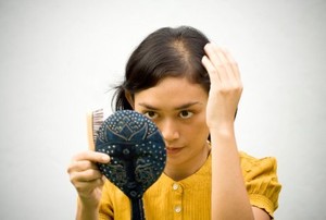 Rambut Anda Menipis? Cek Penyebabnya di Sini