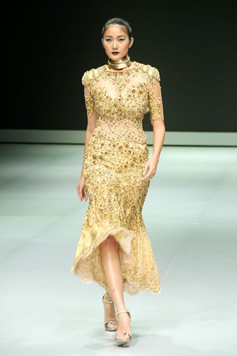 Jakarta, Indonesia - 17 Februari. Samuel Cirnansck Egypt Indonesia Fashion Week 2013 at Jakarta Convention Center. 17 Februari 2013. Senayan. Jakarta. [Foto: Mohammad Abduh/Wolipop]